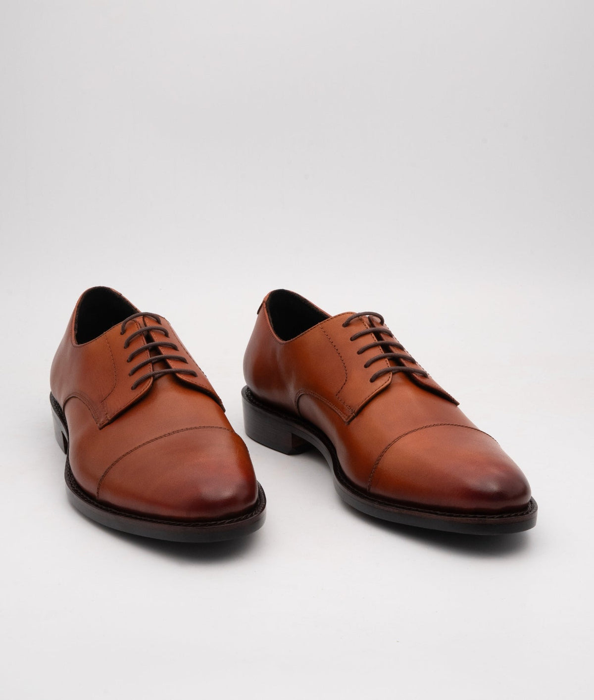 Hand Welted Classsic Tan Captoe Derby