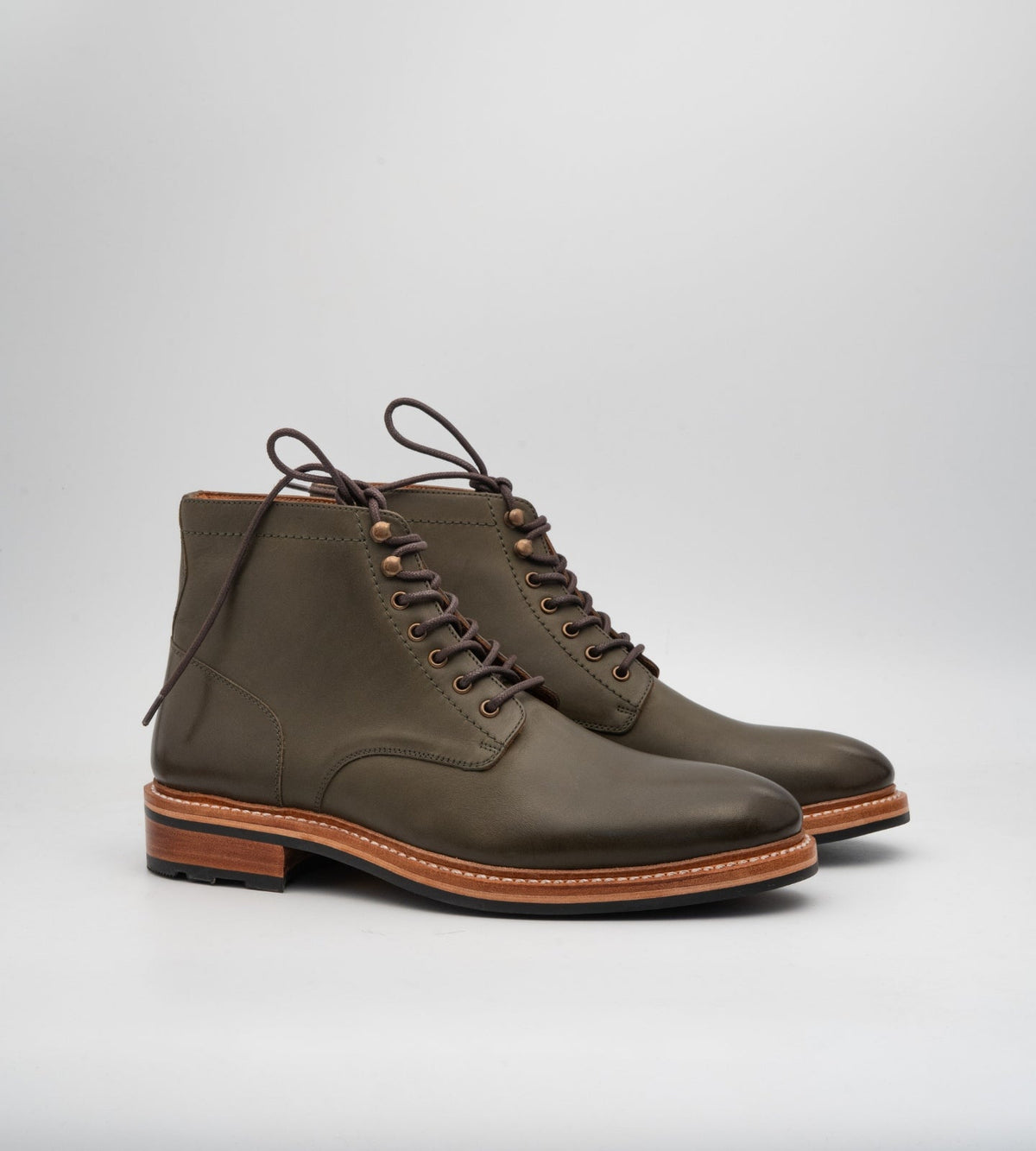 Hand-Welted Full Grain Olive Plain Toe Boot